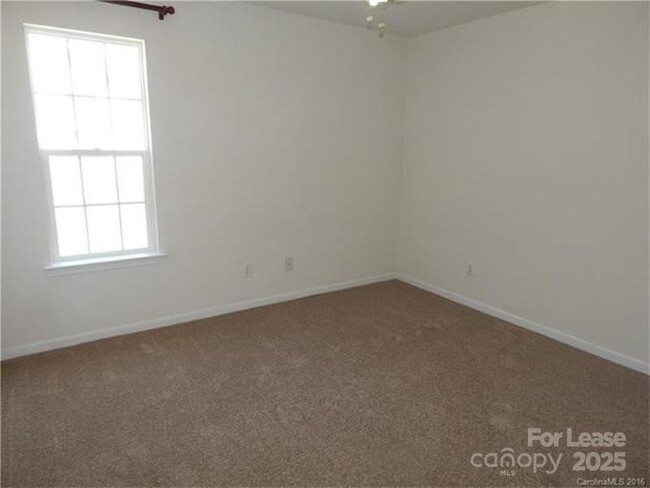 Building Photo - 17130 Cambridge Woods Ct