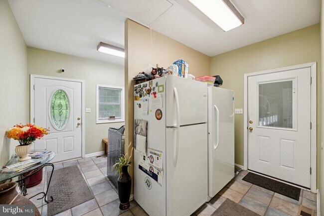 Building Photo - 14715 Jennifer Ct