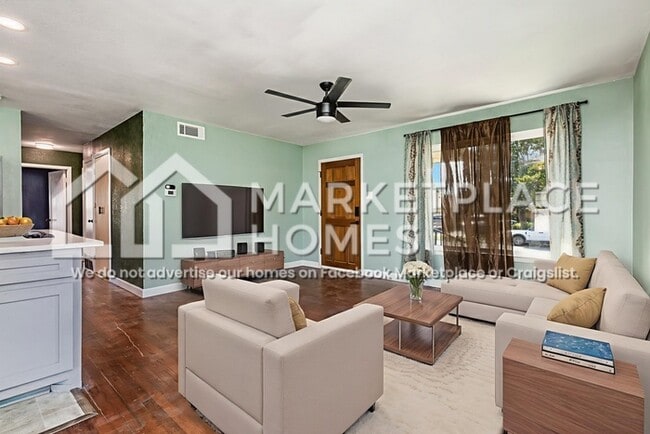 Building Photo - 9308 Lindaro Ln
