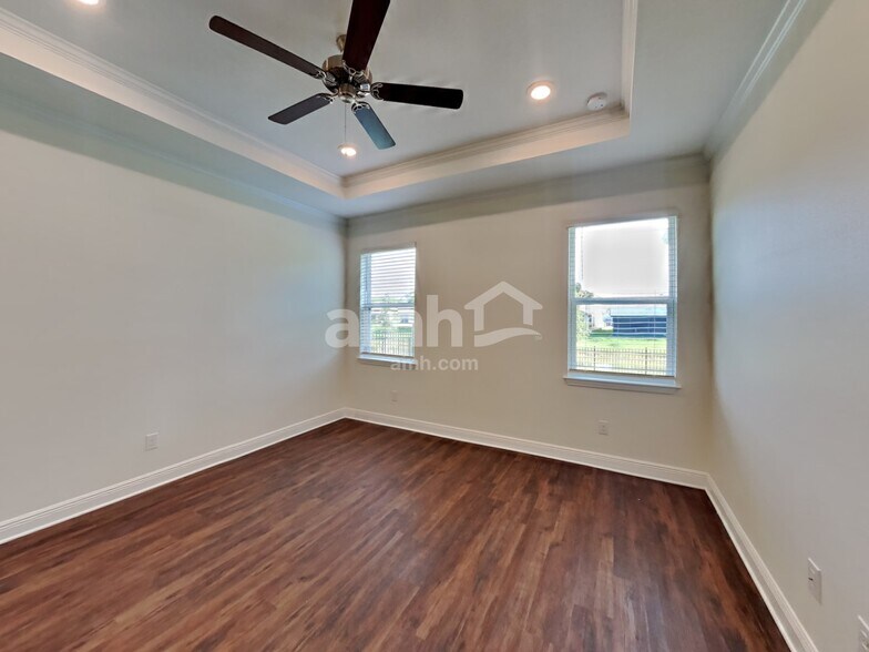 Building Photo - 27611 St Andrews Ave