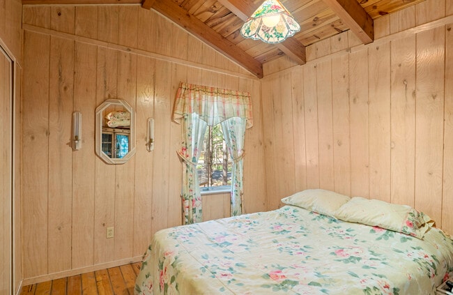 Building Photo - 2888 Echo Cave Ovi