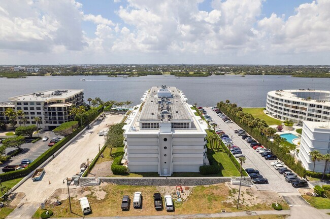 Building Photo - 2773 S Ocean Blvd
