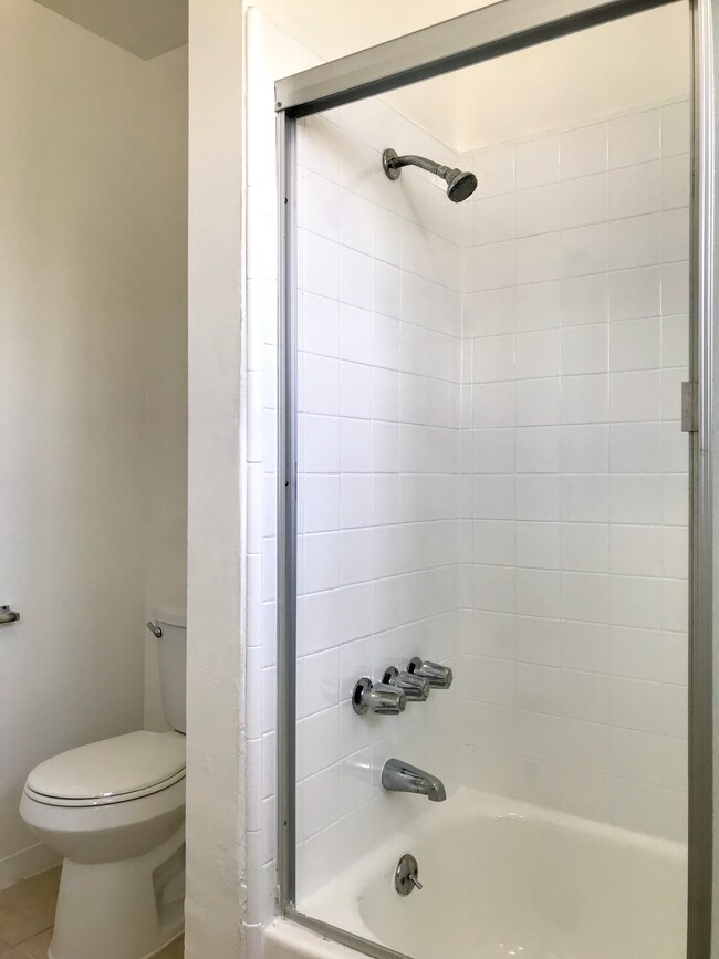Building Photo - 4441 W 134th St