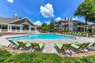 Building Photo - Retreat At Johns Creek