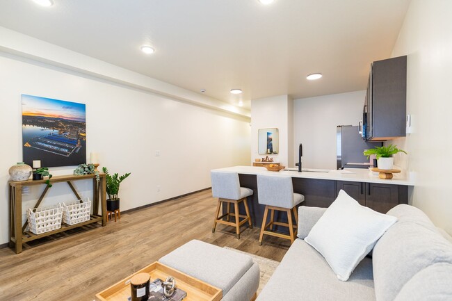 Building Photo - 2 Bedroom 2 1/2 bathroom Hayden Townhome!