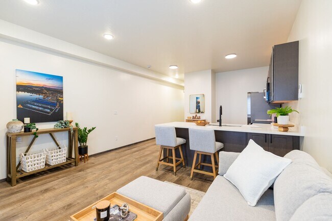 Building Photo - Newer 2 Bedroom 2 1/2 bathroom Hayden Townhome!