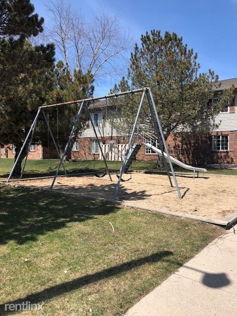 Building Photo - 2 br, 1 bath Apartment - The Woods Apartments