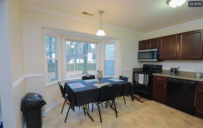 Building Photo - 6724 Fairpines Rd