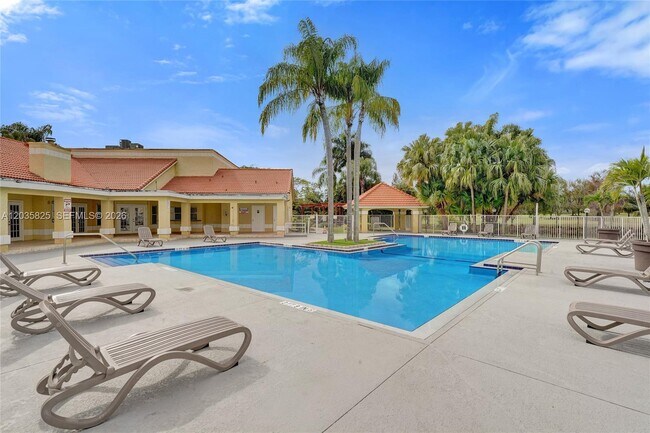 Building Photo - 663 Vista Isles Dr