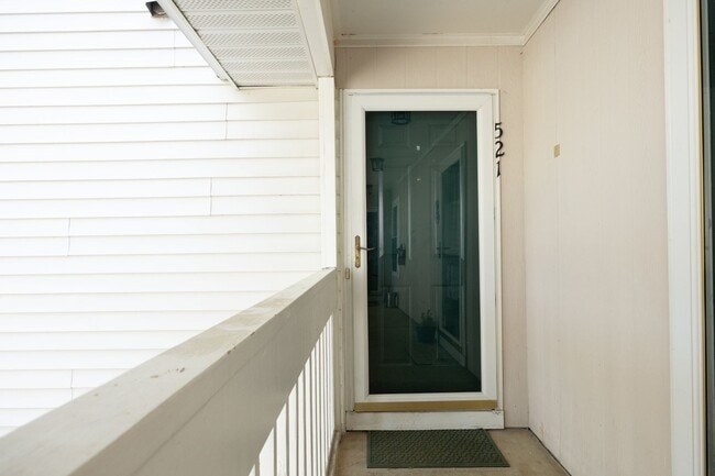 Building Photo - Now Available in Cary! Cozy 2-Bedroom Condo with Fireplace, Pool Access & Covered Porch!