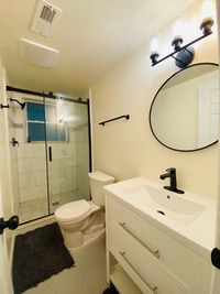 Building Photo - 5530 Q