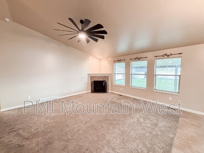 Building Photo - 2241 W 2475 N