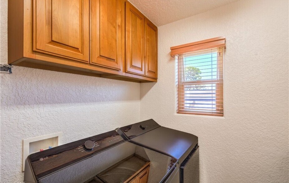 Building Photo - 3480 W Mesa Verde Ln