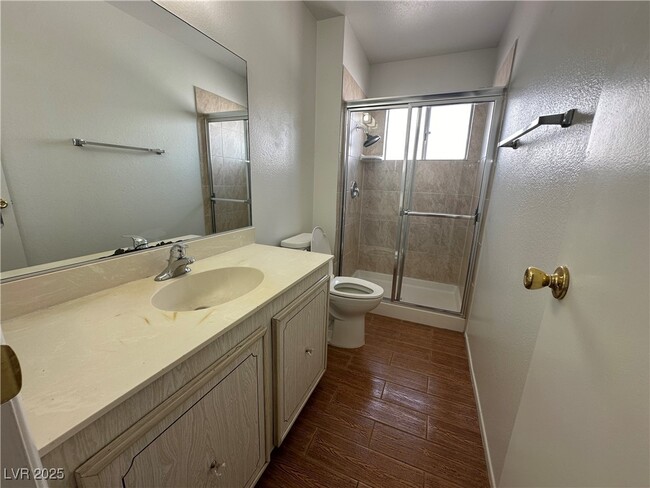 Building Photo - 628 Hidden Valley Dr