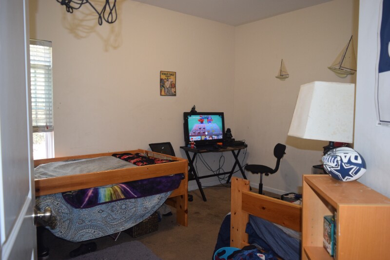 Building Photo - 10 Wyndham Dr