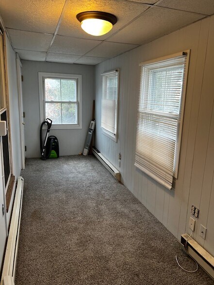 Building Photo - 233 Pleasant St