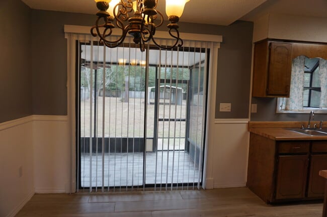 Building Photo - 331 Hudson Dr