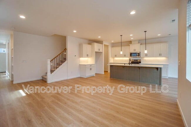 Building Photo - 1605 NE 180th Ave