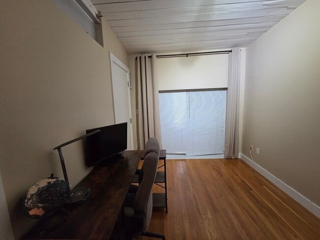 Building Photo - 155 Brookline St