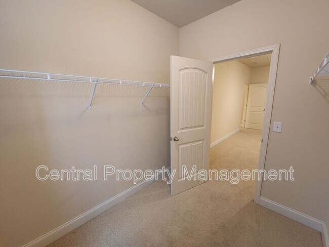 Building Photo - 265 Meadow Blossom Way