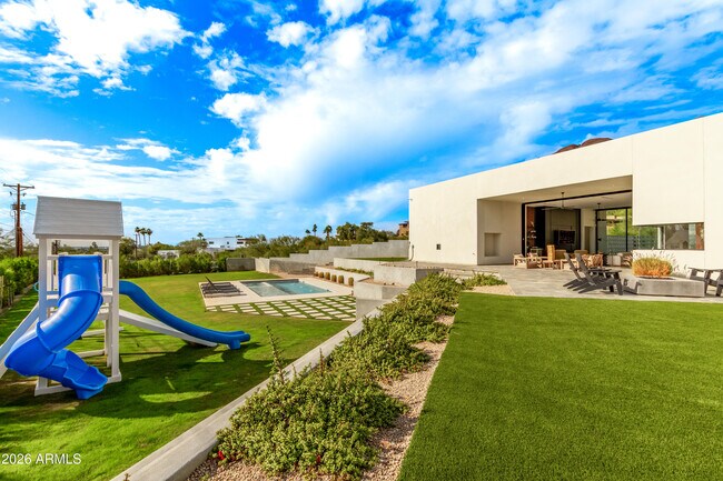 Building Photo - 4905 E White Gates Dr