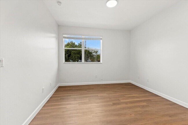 Building Photo - 4903 Schooner Dr