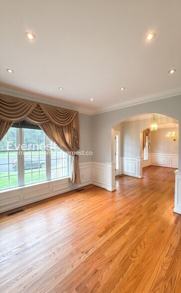 Building Photo - 13901 Riverdowns N Ct