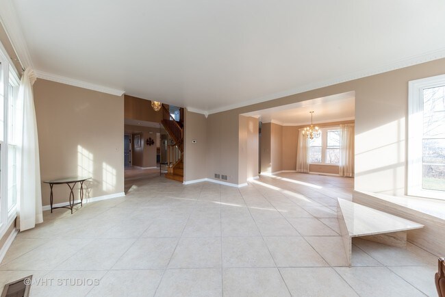 Building Photo - 565 Coventry Ln