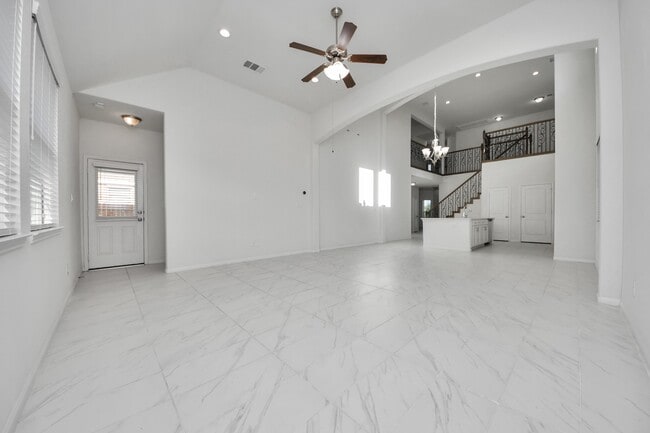 Building Photo - 24111 Golden Fallow Dr