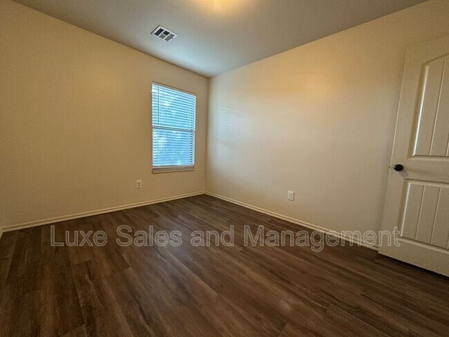 Building Photo - 412 Chalk Hill Ct