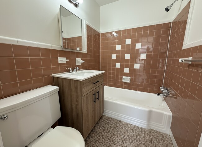 Building Photo - 7405 Dorcas St