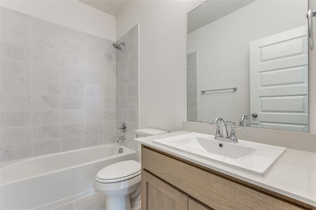 Building Photo - 4908 Pebblewood Dr