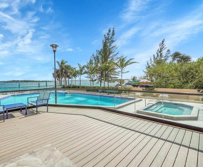 Building Photo - 11113 Biscayne Blvd