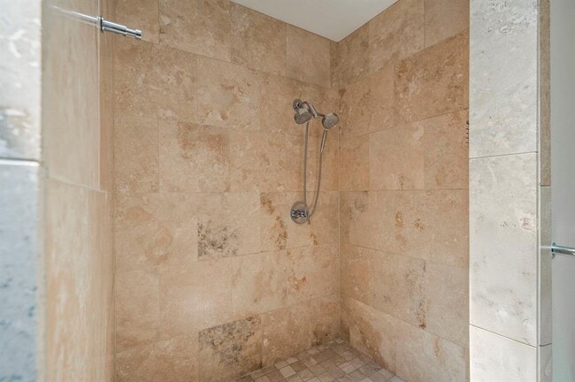 Building Photo - 2017 Kinney Ave