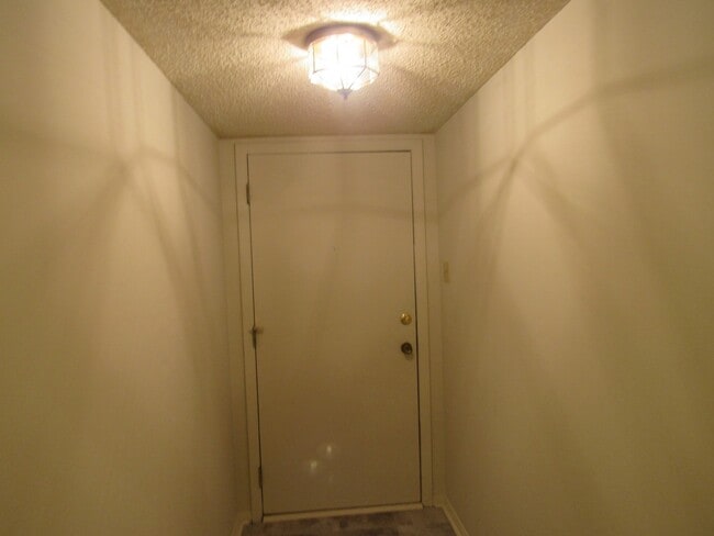 Building Photo - Contact Peggy  501 676 1758 or Heather 501...