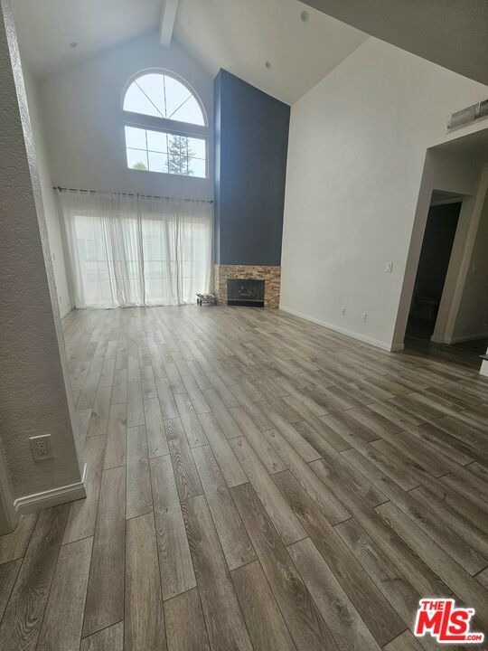 Building Photo - 5420 Sylmar Ave