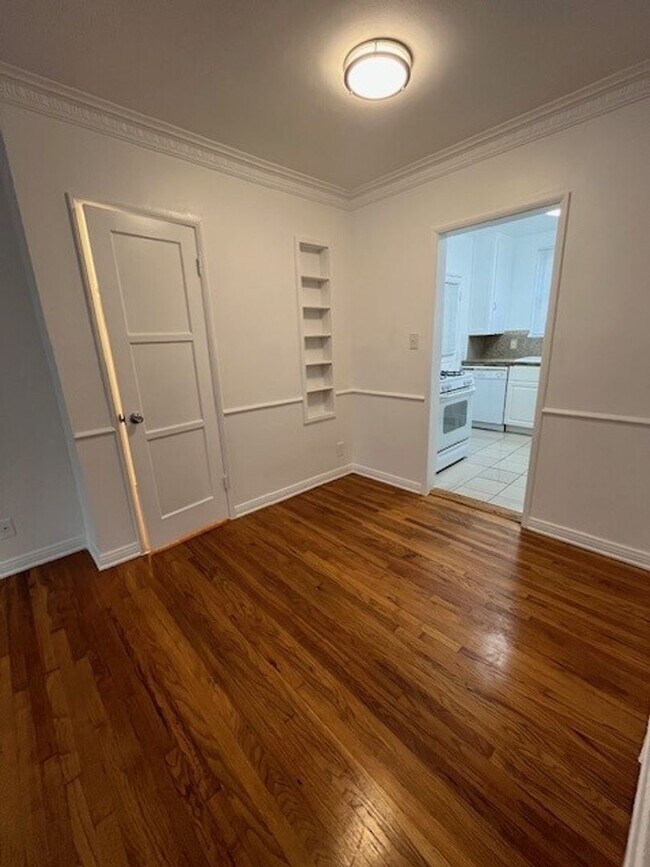 Building Photo - Orange Grove Ave.