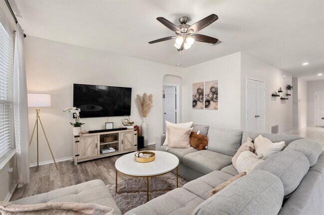 Building Photo - 13820 James Garfield St