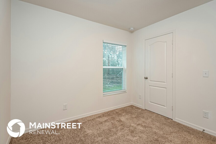 Building Photo - 2006 Maple Ln