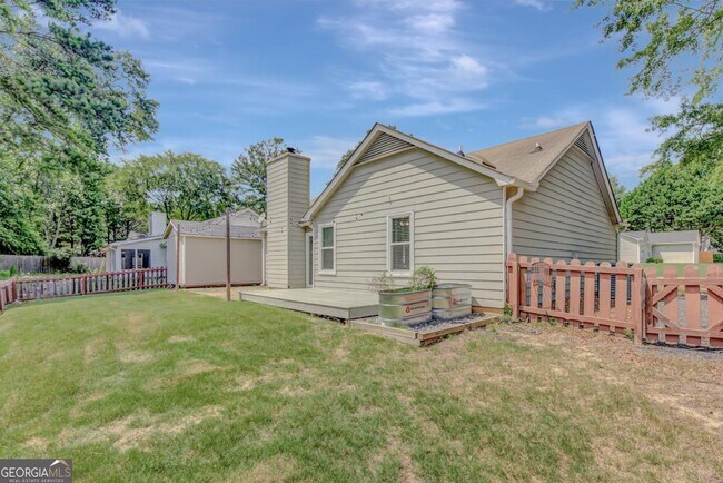 Building Photo - 506 Iris Glen