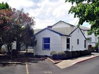 Building Photo - West Springfield near Autzen large home with basement