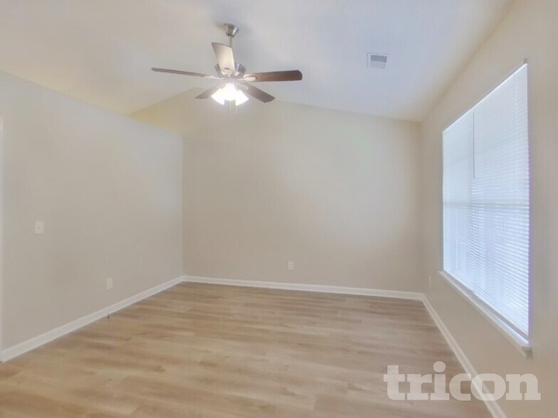 Building Photo - 3 Sonny Ct