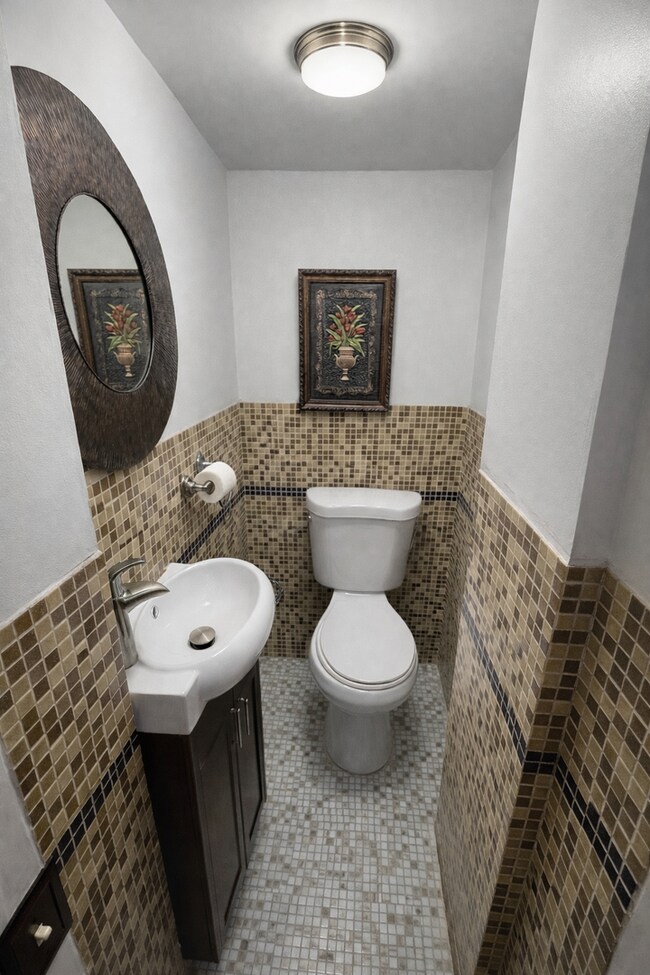 Building Photo - Beautiful 3 Bedroom House Available Near Jefferson Hospital