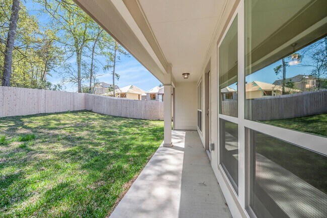 Building Photo - 4 Bedroom- Like New Home in Sterling Ridge...