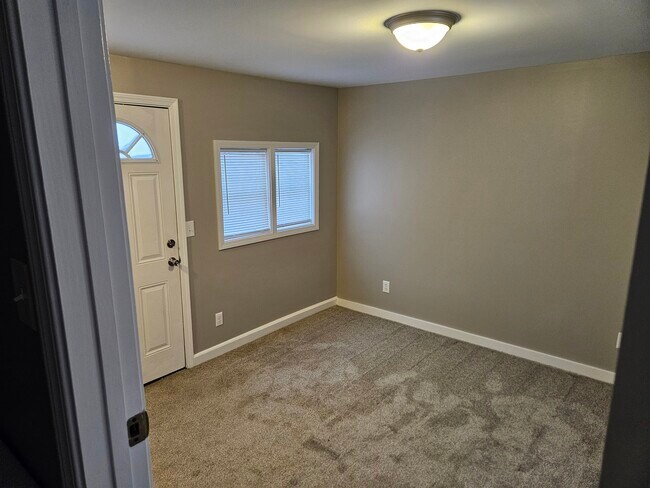 Building Photo - 1444 Main St