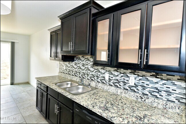 Building Photo - 872 Colbert Shapleigh Pl
