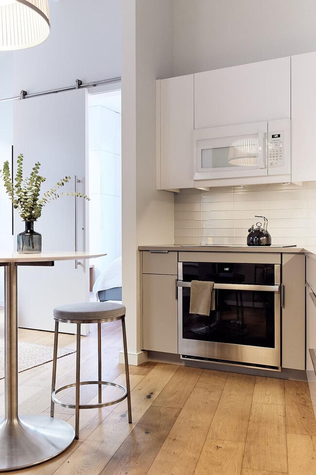 Building Photo - 121 Middle St