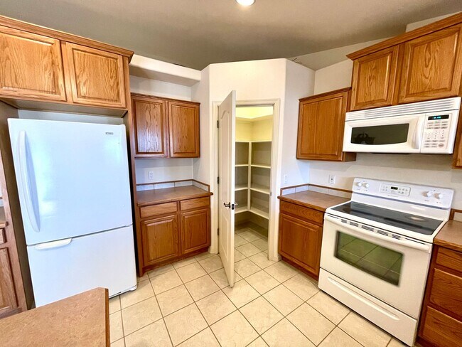 Building Photo - 3 Bedroom Home in Great Neighborhood!