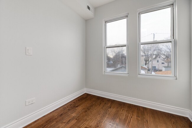 Building Photo - 4440 S Campbell Ave