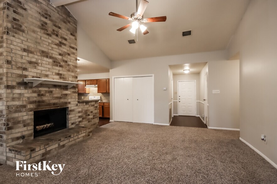 Building Photo - 2702 Forestbrook Dr